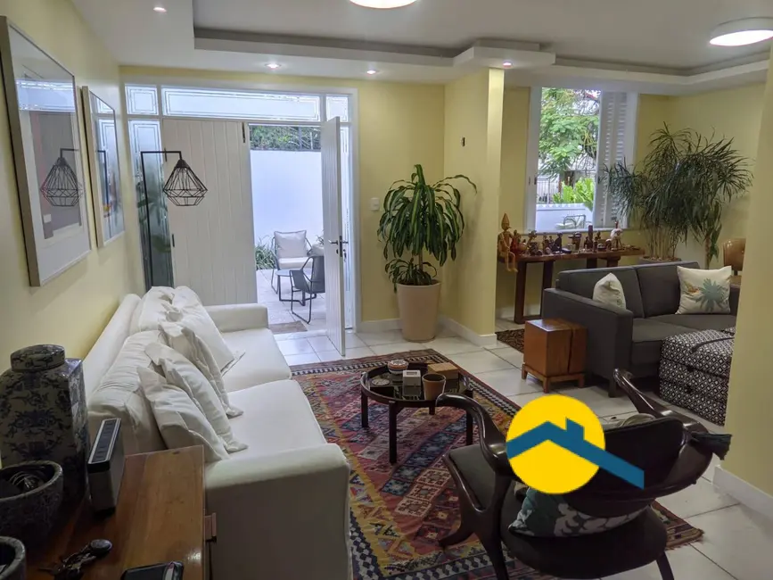 Foto 2 de Casa de Condomínio com 4 quartos à venda, 164m2 em São Francisco, Niteroi - RJ