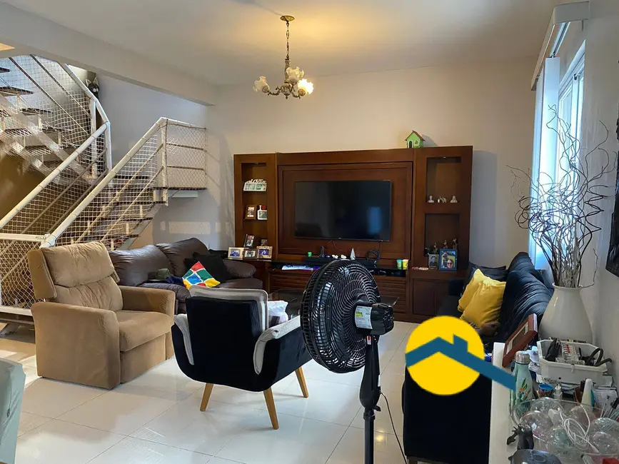 Foto 2 de Casa com 4 quartos à venda, 207m2 em Itaipu, Niteroi - RJ