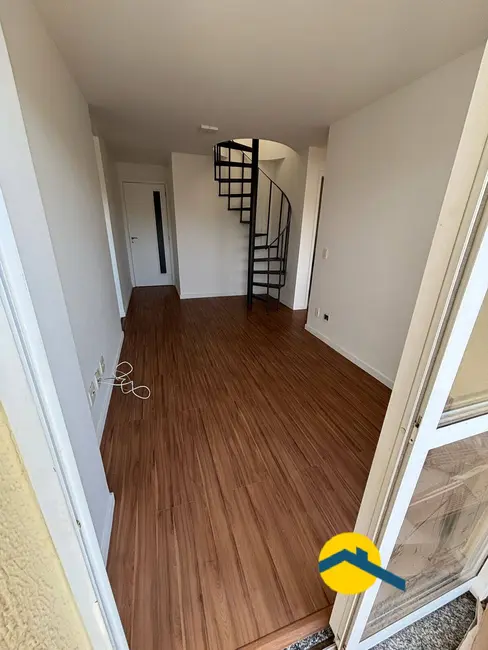 Foto 2 de Cobertura com 2 quartos à venda, 116m2 em Maria Paula, Sao Goncalo - RJ