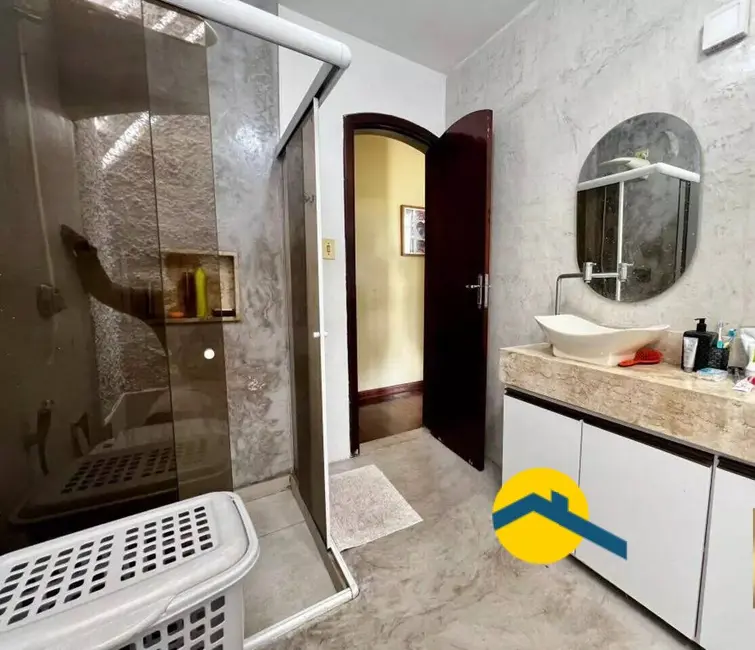 Casa com 4 quartos à venda, 195m2 em Fátima, Niteroi - RJ - imagem 4 Foto 4 de Casa com 4 quartos à venda, 195m2 em Fátima, Niteroi - RJ