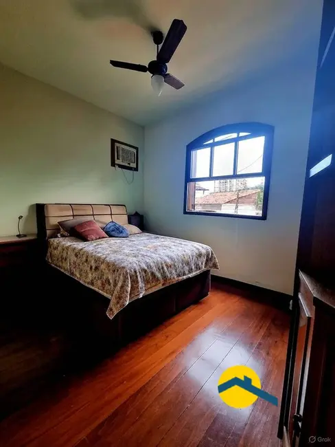 Casa com 4 quartos à venda, 195m2 em Fátima, Niteroi - RJ - imagem 5 Foto 5 de Casa com 4 quartos à venda, 195m2 em Fátima, Niteroi - RJ