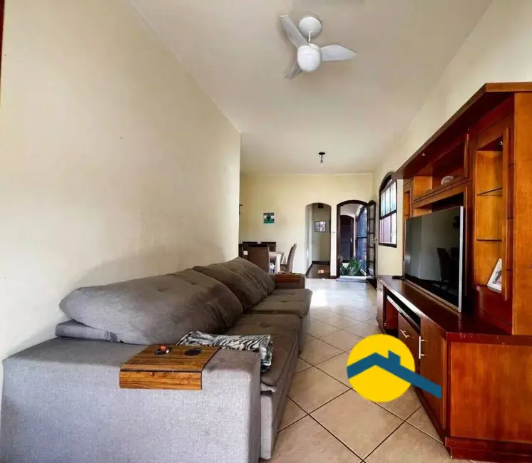 Casa com 4 quartos à venda, 195m2 em Fátima, Niteroi - RJ - imagem 2 Foto 2 de Casa com 4 quartos à venda, 195m2 em Fátima, Niteroi - RJ