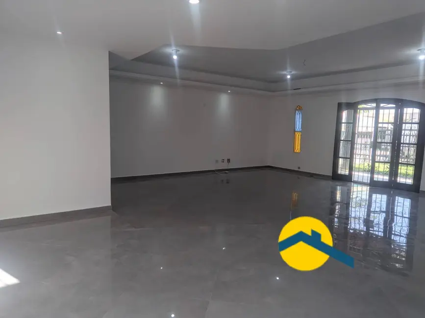 Foto 1 de Casa com 3 quartos à venda e para alugar, 180m2 em Itaipu, Niteroi - RJ