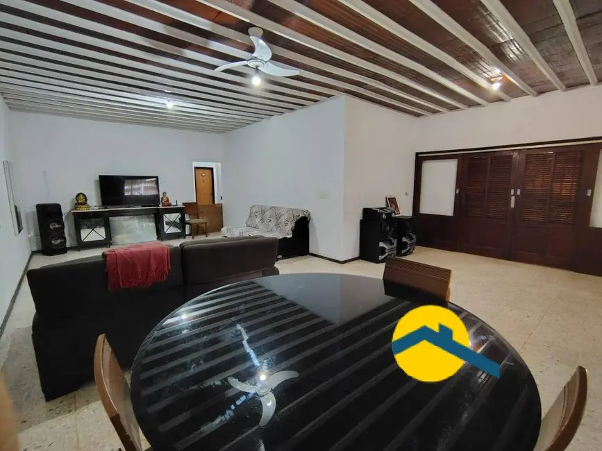 Casa com 5 quartos à venda, 600m2 em Porto da Roça I, Saquarema - RJ - imagem 3 Foto 3 de Casa com 5 quartos à venda, 600m2 em Porto da Roça I, Saquarema - RJ
