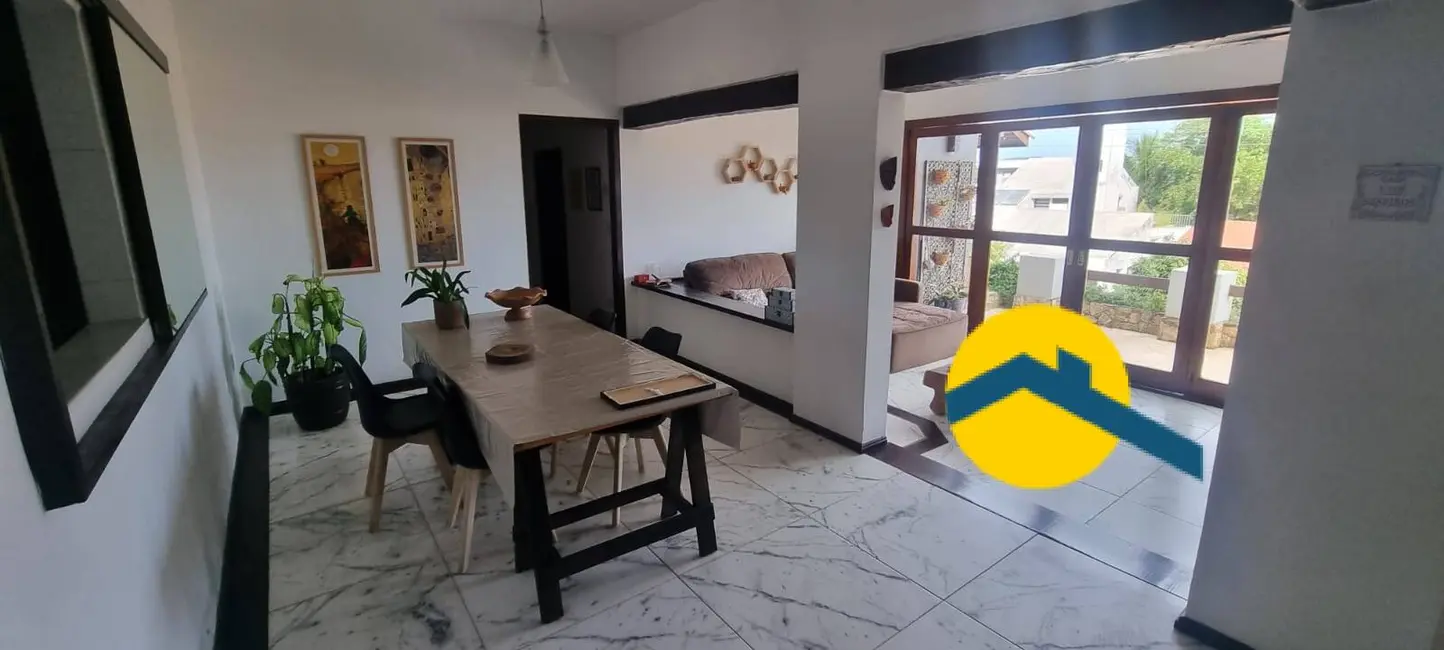 Foto 3 de Casa com 4 quartos à venda, 300m2 em Piratininga, Niteroi - RJ