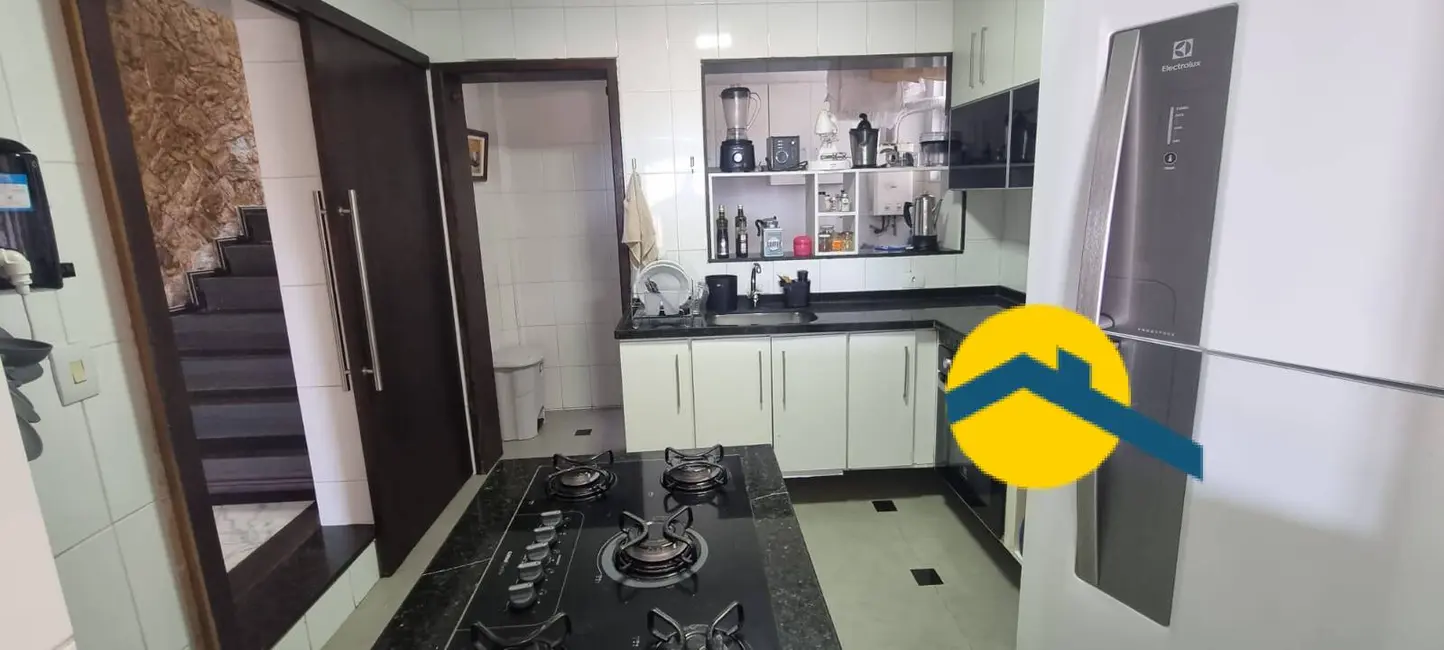 Foto 6 de Casa com 4 quartos à venda, 300m2 em Piratininga, Niteroi - RJ