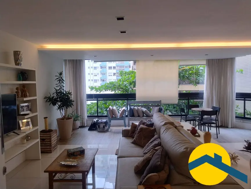 Apartamento com 4 quartos à venda, 220m2 em Icaraí, Niteroi - RJ - imagem 2 Foto 2 de Apartamento com 4 quartos à venda, 220m2 em Icaraí, Niteroi - RJ