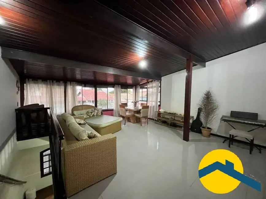 Foto 3 de Casa com 6 quartos à venda, 295m2 em Piratininga, Niteroi - RJ