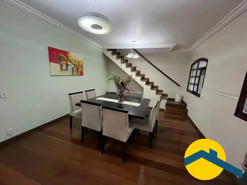 Foto 1 de Casa com 6 quartos à venda, 295m2 em Piratininga, Niteroi - RJ
