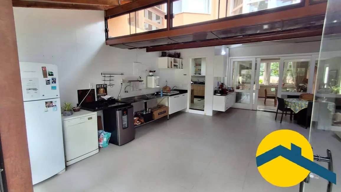 Foto 8 de Casa com 3 quartos à venda, 257m2 em Itacoatiara, Niteroi - RJ