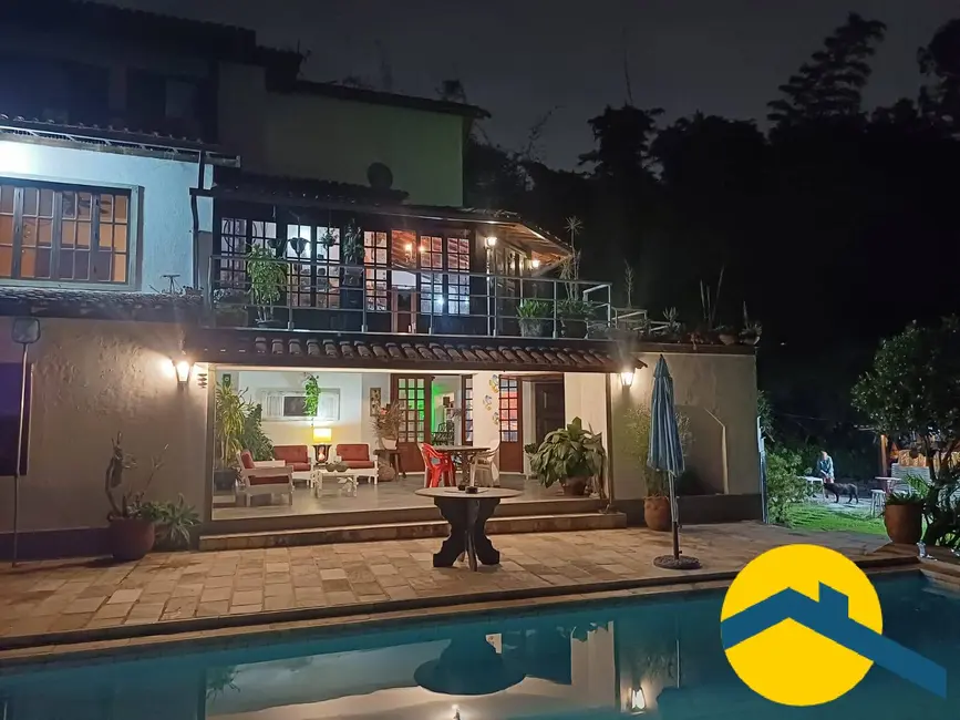 Foto 1 de Casa com 4 quartos à venda, 351m2 em Pendotiba, Niteroi - RJ