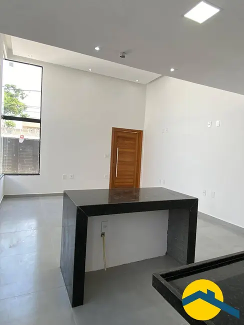 Foto 2 de Casa com 3 quartos à venda, 94m2 em Jardim Atlântico Central (Itaipuaçu), Marica - RJ