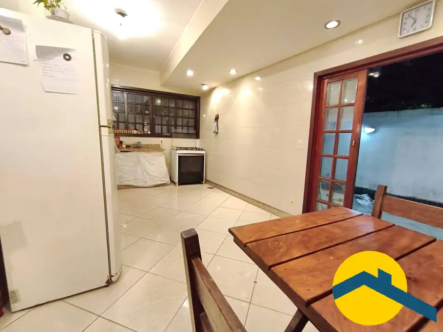 Casa com 5 quartos à venda, 185m2 em São Francisco, Niteroi - RJ - imagem 3 Foto 3 de Casa com 5 quartos à venda, 185m2 em São Francisco, Niteroi - RJ