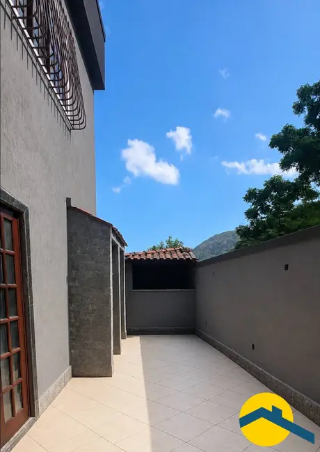 Casa com 5 quartos à venda, 185m2 em São Francisco, Niteroi - RJ - imagem 5 Foto 5 de Casa com 5 quartos à venda, 185m2 em São Francisco, Niteroi - RJ