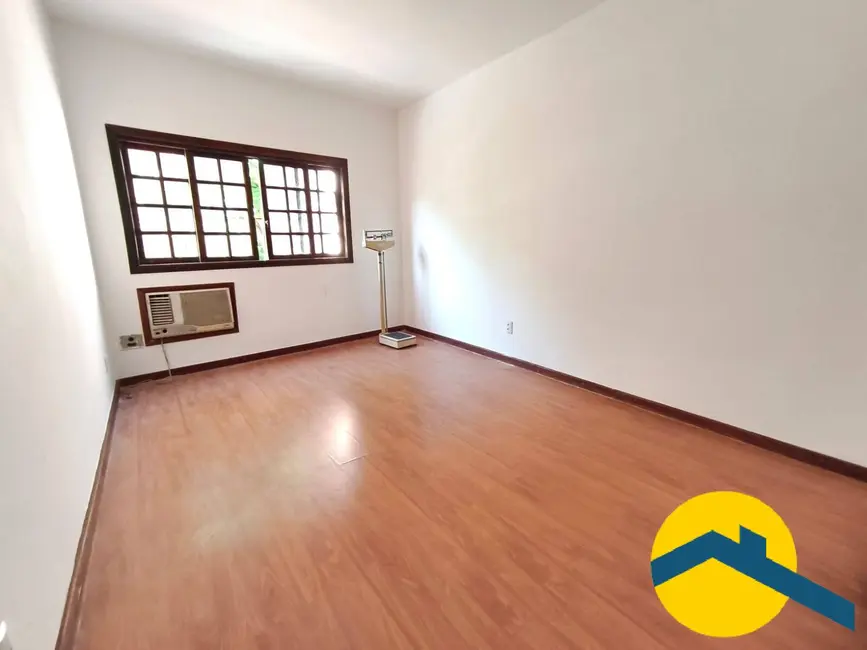 Casa com 5 quartos à venda, 185m2 em São Francisco, Niteroi - RJ - imagem 8 Foto 8 de Casa com 5 quartos à venda, 185m2 em São Francisco, Niteroi - RJ