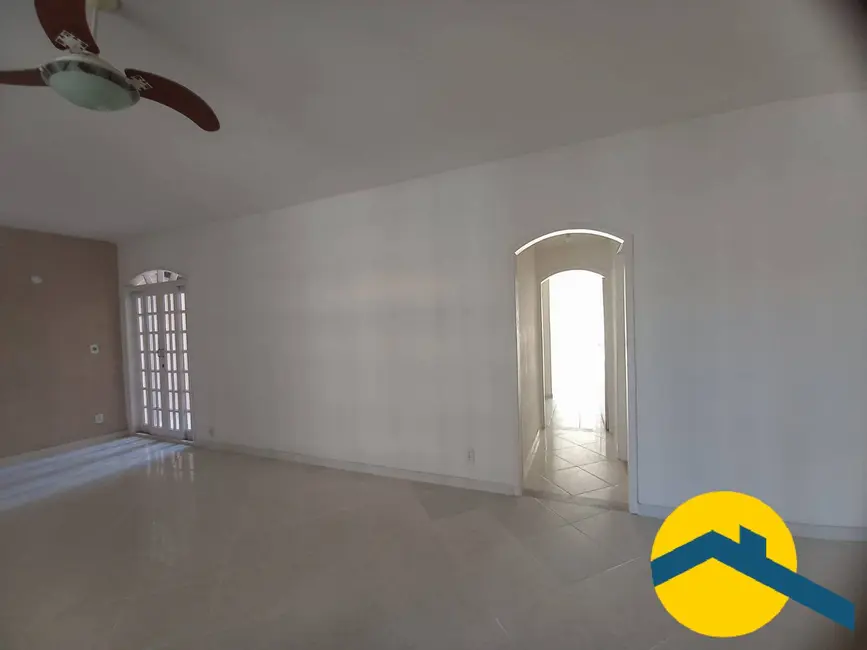 Foto 2 de Casa com 3 quartos à venda, 330m2 em Piratininga, Niteroi - RJ