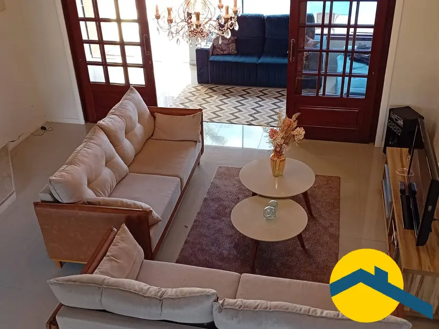 Casa com 4 quartos à venda, 390m2 em Piratininga, Niteroi - RJ - imagem 3 Foto 3 de Casa com 4 quartos à venda, 390m2 em Piratininga, Niteroi - RJ