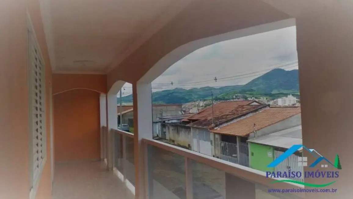 Casa com 3 quartos à venda, 227m2 em Centro, Paraisopolis - MG - imagem 6 Foto 6 de Casa com 3 quartos à venda, 227m2 em Centro, Paraisopolis - MG