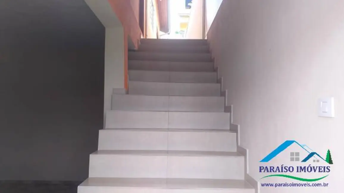 Casa com 3 quartos à venda, 227m2 em Centro, Paraisopolis - MG - imagem 3 Foto 3 de Casa com 3 quartos à venda, 227m2 em Centro, Paraisopolis - MG