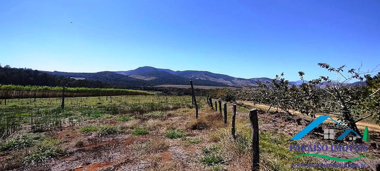 Chácara à venda, 44m2 em Centro, Paraisopolis - MG - imagem 3 Foto 3 de Chácara à venda, 44m2 em Centro, Paraisopolis - MG