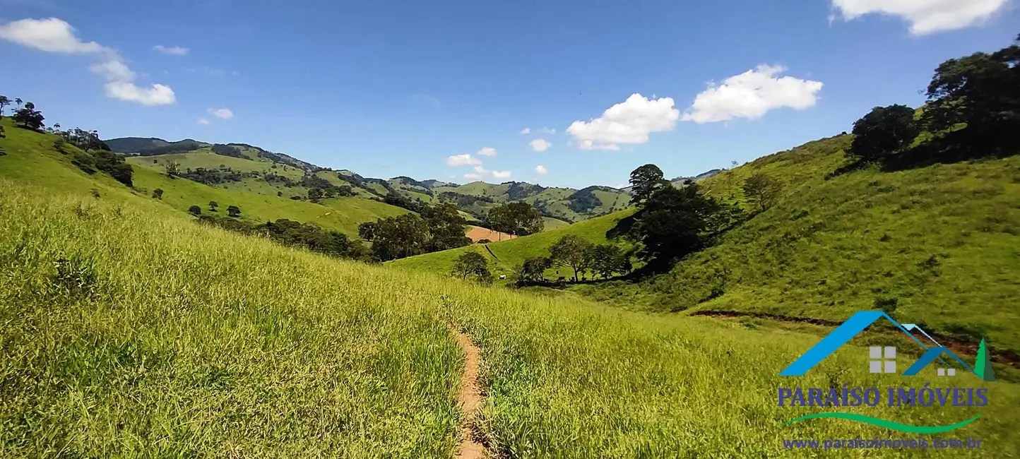 Chácara à venda, 24m2 em Centro, Paraisopolis, MG - imagem 1 Foto 1 de Chácara à venda, 24m2 em Centro, Paraisopolis, MG