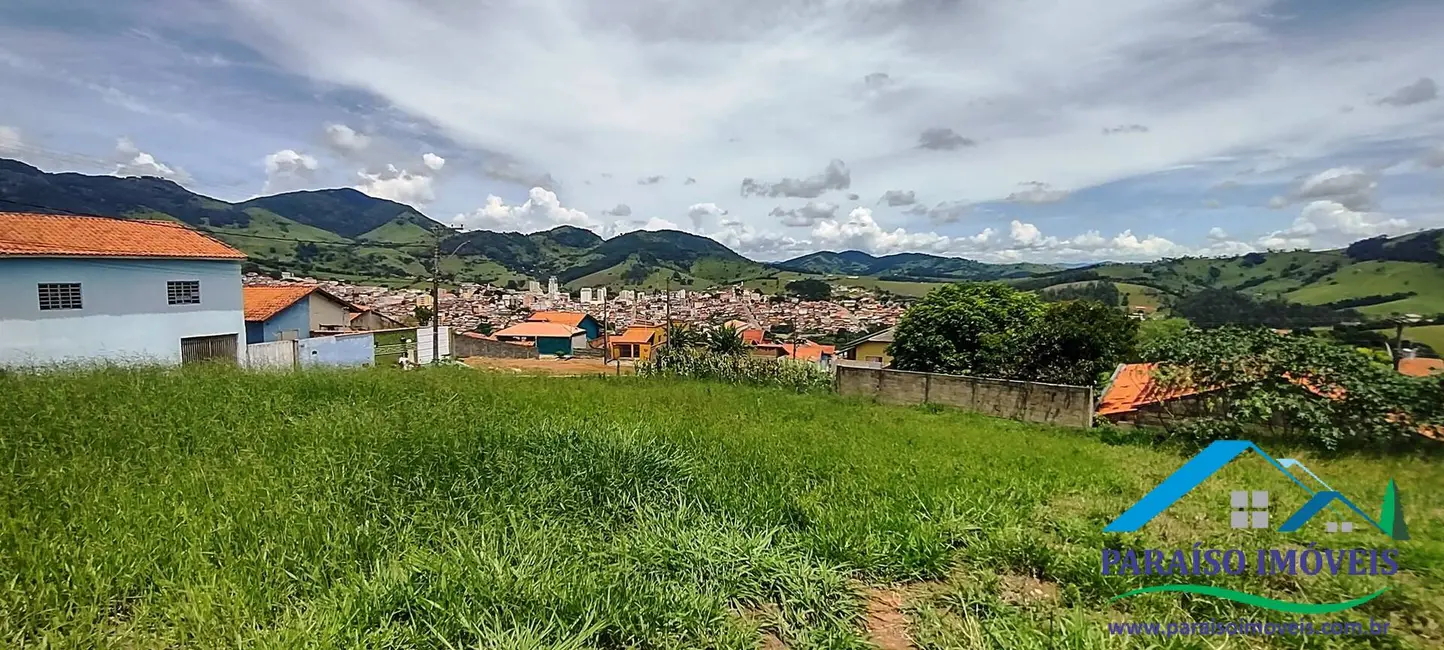 Foto 2 de Terreno / Lote à venda, 409m2 em Centro, Paraisopolis - MG