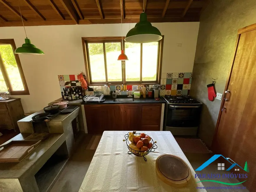 Casa com 3 quartos à venda, 40000m2 em Centro, Goncalves - MG - imagem 6 Foto 6 de Casa com 3 quartos à venda, 40000m2 em Centro, Goncalves - MG