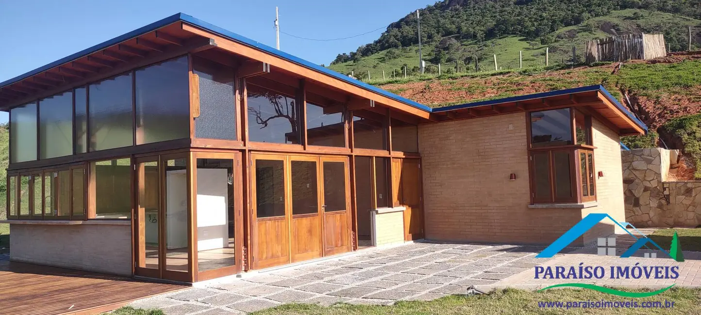 Foto 2 de Casa com 3 quartos à venda, 46000m2 em Centro, Paraisopolis - MG