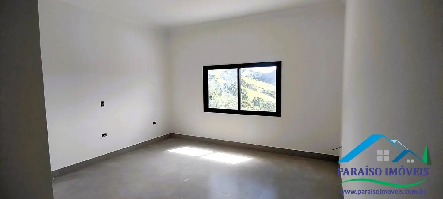 Casa à venda, 346m2 em Centro, Goncalves - MG - imagem 8 Foto 8 de Casa à venda, 346m2 em Centro, Goncalves - MG