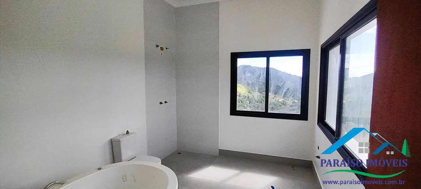 Casa à venda, 346m2 em Centro, Goncalves - MG - imagem 6 Foto 6 de Casa à venda, 346m2 em Centro, Goncalves - MG