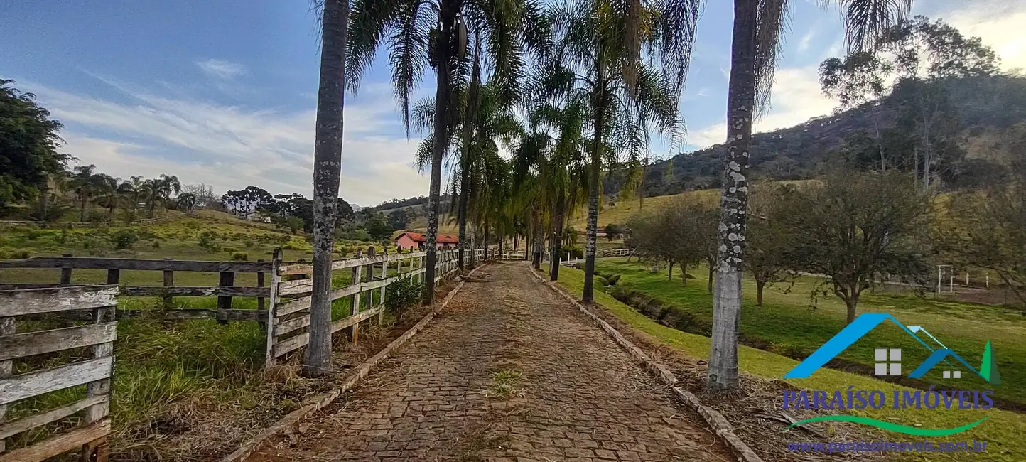 Chácara com 3 quartos à venda, 16m2 em Centro, Paraisopolis - MG - imagem 4 Foto 4 de Chácara com 3 quartos à venda, 16m2 em Centro, Paraisopolis - MG