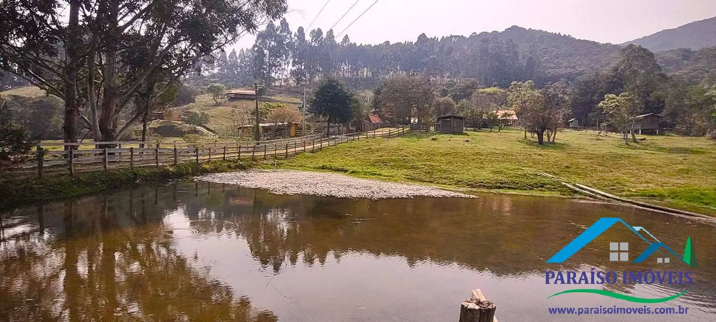 Foto 1 de Sítio / Rancho com 3 quartos à venda, 16m2 em Centro, Goncalves - MG