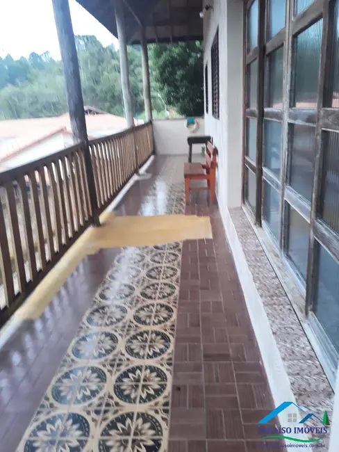 Casa com 3 quartos à venda, 300m2 em Centro, Goncalves - MG - imagem 2 Foto 2 de Casa com 3 quartos à venda, 300m2 em Centro, Goncalves - MG