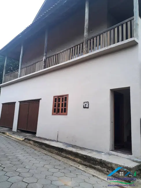 Casa com 3 quartos à venda, 300m2 em Centro, Goncalves - MG - imagem 3 Foto 3 de Casa com 3 quartos à venda, 300m2 em Centro, Goncalves - MG