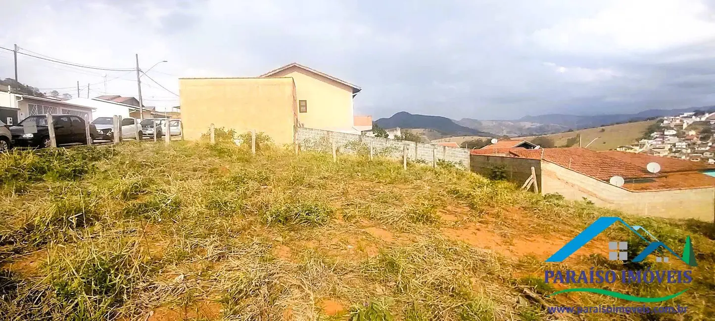 Foto 2 de Terreno / Lote à venda, 8m2 em Centro, Paraisopolis - MG