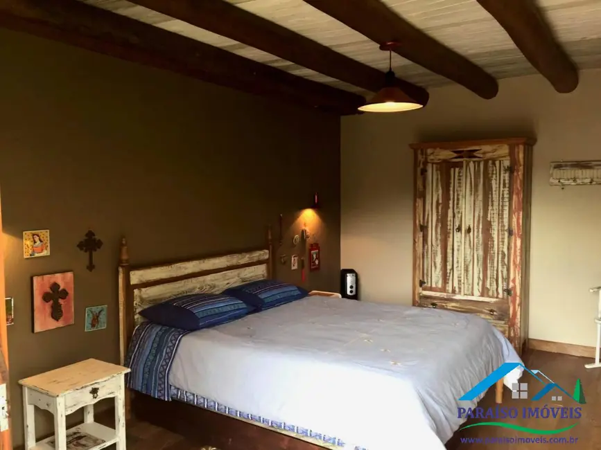 Casa com 4 quartos à venda, 350m2 em Centro, Goncalves - MG - imagem 9 Foto 9 de Casa com 4 quartos à venda, 350m2 em Centro, Goncalves - MG