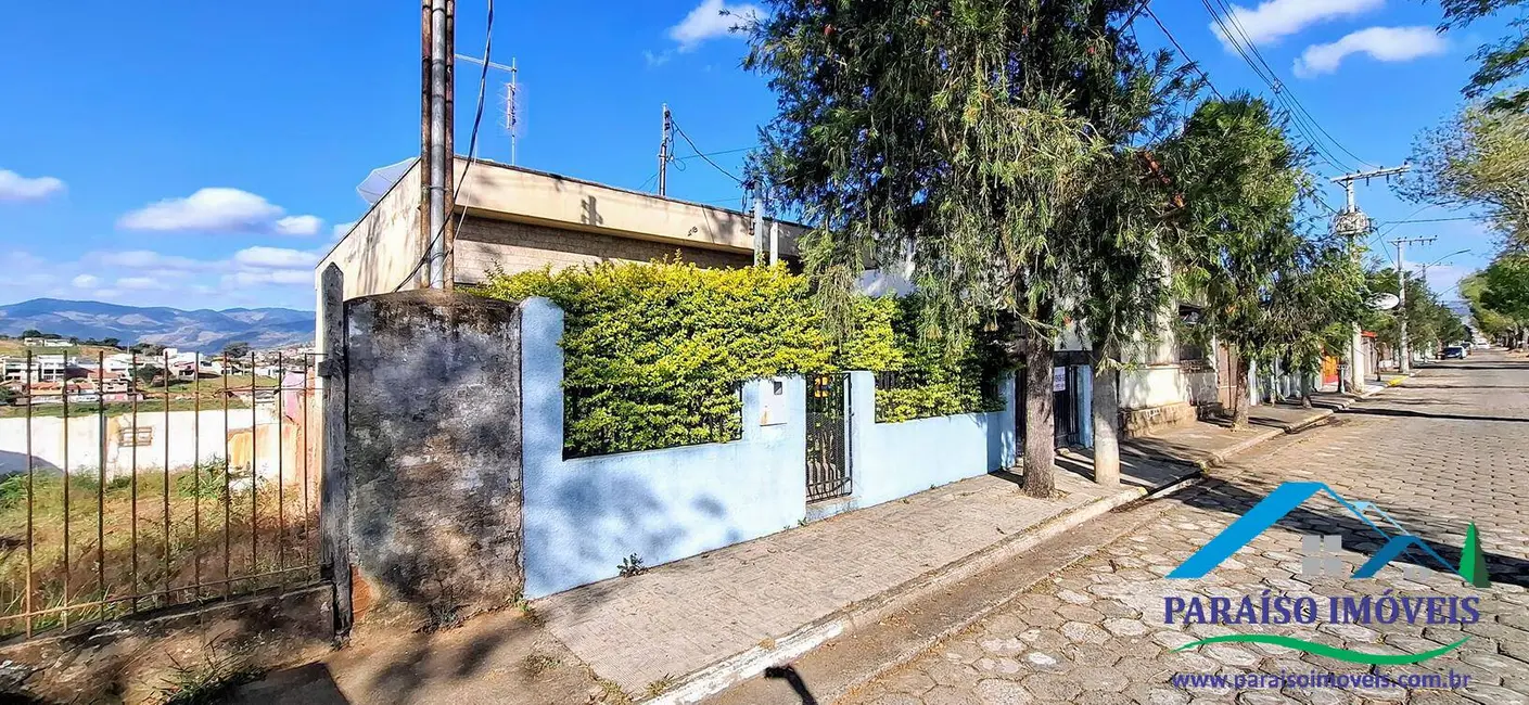 Foto 2 de Casa com 5 quartos à venda, 153m2 em Centro, Paraisopolis - MG