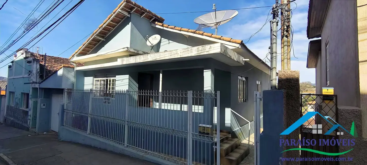 Foto 1 de Casa com 4 quartos à venda, 160m2 em Centro, Paraisopolis - MG