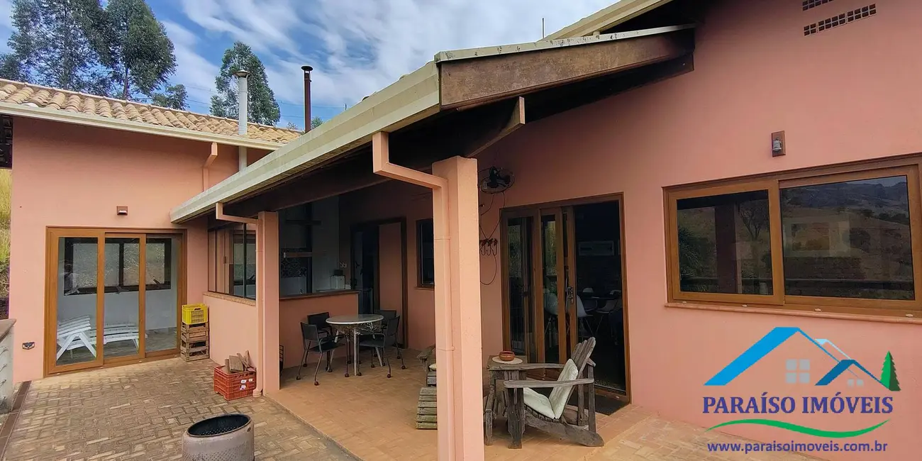 Casa com 3 quartos à venda, 350m2 em Centro, Paraisopolis - MG - imagem 3 Foto 3 de Casa com 3 quartos à venda, 350m2 em Centro, Paraisopolis - MG