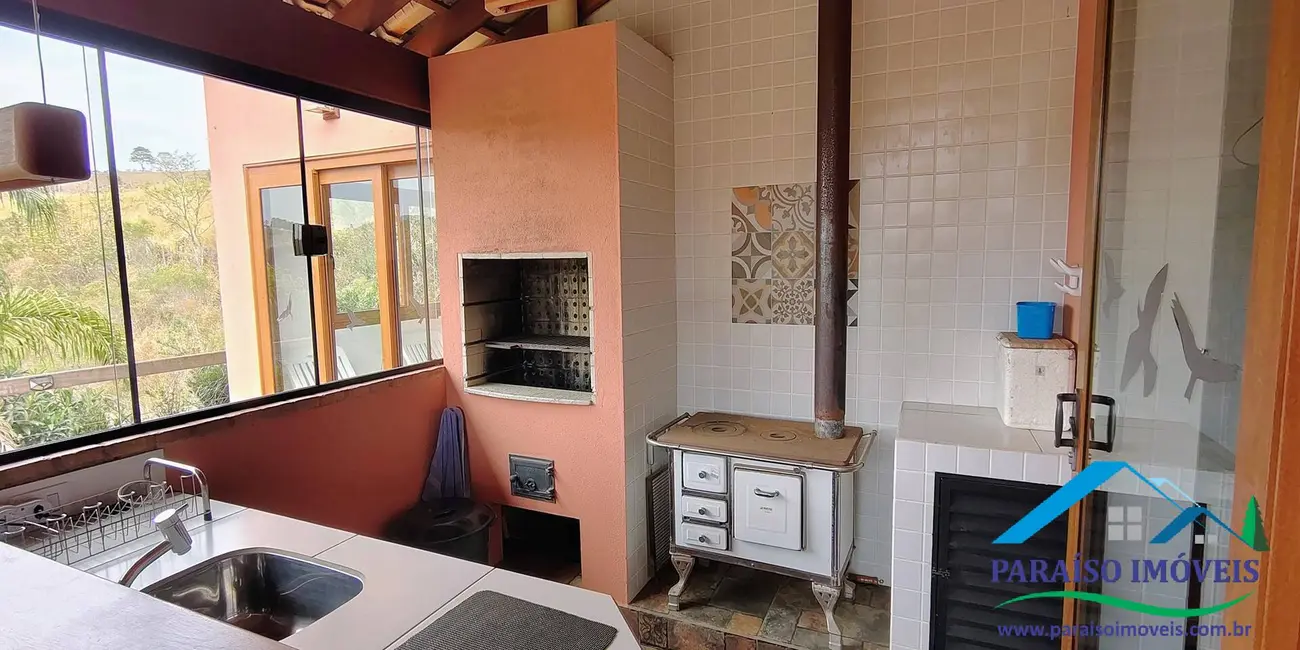 Casa com 3 quartos à venda, 350m2 em Centro, Paraisopolis - MG - imagem 9 Foto 9 de Casa com 3 quartos à venda, 350m2 em Centro, Paraisopolis - MG