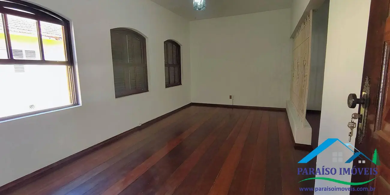 Casa com 3 quartos à venda em Centro, Paraisopolis - MG - imagem 1 Foto 1 de Casa com 3 quartos à venda em Centro, Paraisopolis - MG