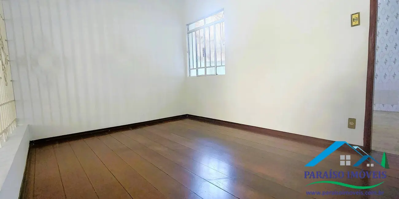 Casa com 3 quartos à venda em Centro, Paraisopolis - MG - imagem 5 Foto 5 de Casa com 3 quartos à venda em Centro, Paraisopolis - MG