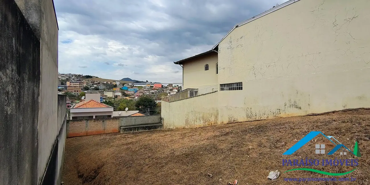Terreno / Lote à venda, 300m2 em Centro, Paraisopolis - MG - imagem 2 Foto 2 de Terreno / Lote à venda, 300m2 em Centro, Paraisopolis - MG