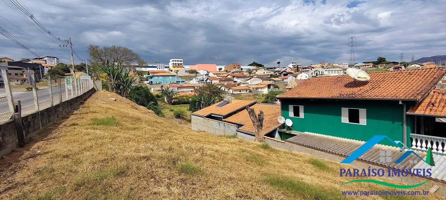Foto 3 de Terreno / Lote para alugar, 885m2 em Centro, Paraisopolis - MG