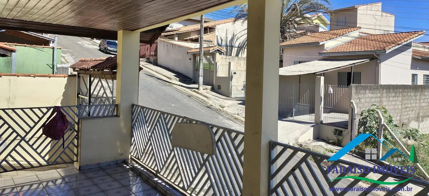 Casa com 3 quartos à venda, 198m2 em Centro, Paraisopolis - MG - imagem 3 Foto 3 de Casa com 3 quartos à venda, 198m2 em Centro, Paraisopolis - MG