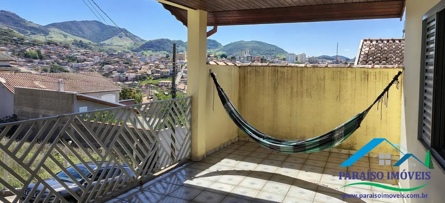 Casa com 3 quartos à venda, 198m2 em Centro, Paraisopolis - MG - imagem 2 Foto 2 de Casa com 3 quartos à venda, 198m2 em Centro, Paraisopolis - MG