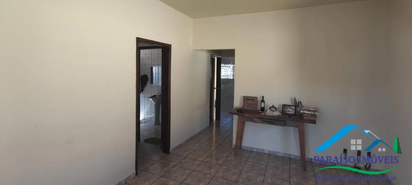 Casa com 3 quartos à venda, 198m2 em Centro, Paraisopolis - MG - imagem 6 Foto 6 de Casa com 3 quartos à venda, 198m2 em Centro, Paraisopolis - MG