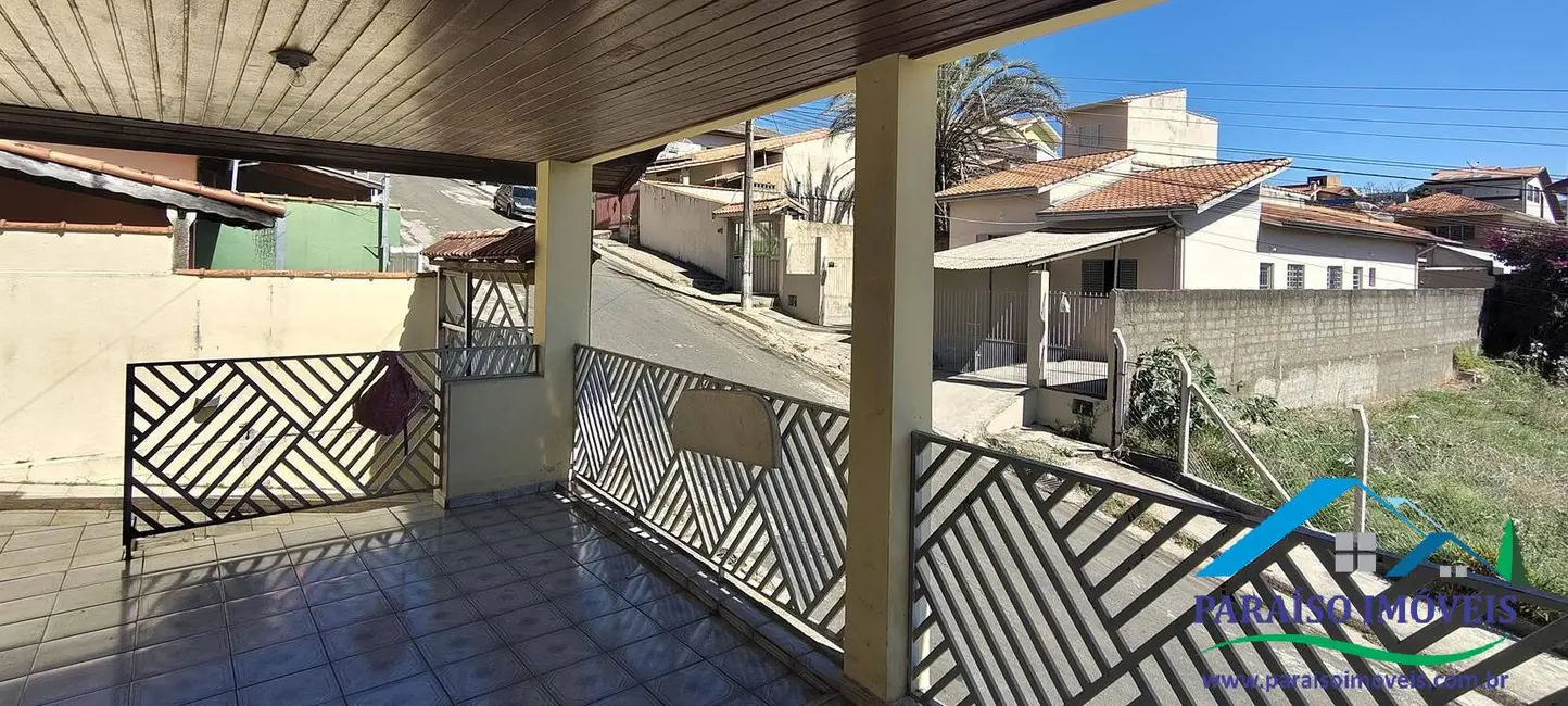 Casa com 3 quartos à venda, 198m2 em Centro, Paraisopolis - MG - imagem 4 Foto 4 de Casa com 3 quartos à venda, 198m2 em Centro, Paraisopolis - MG