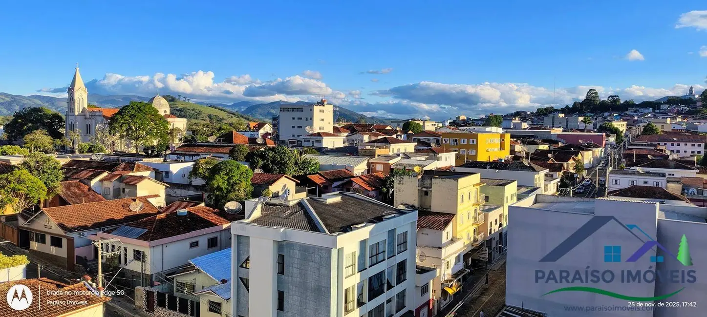 Foto 2 de Apartamento com 3 quartos à venda, 94m2 em Centro, Paraisopolis - MG