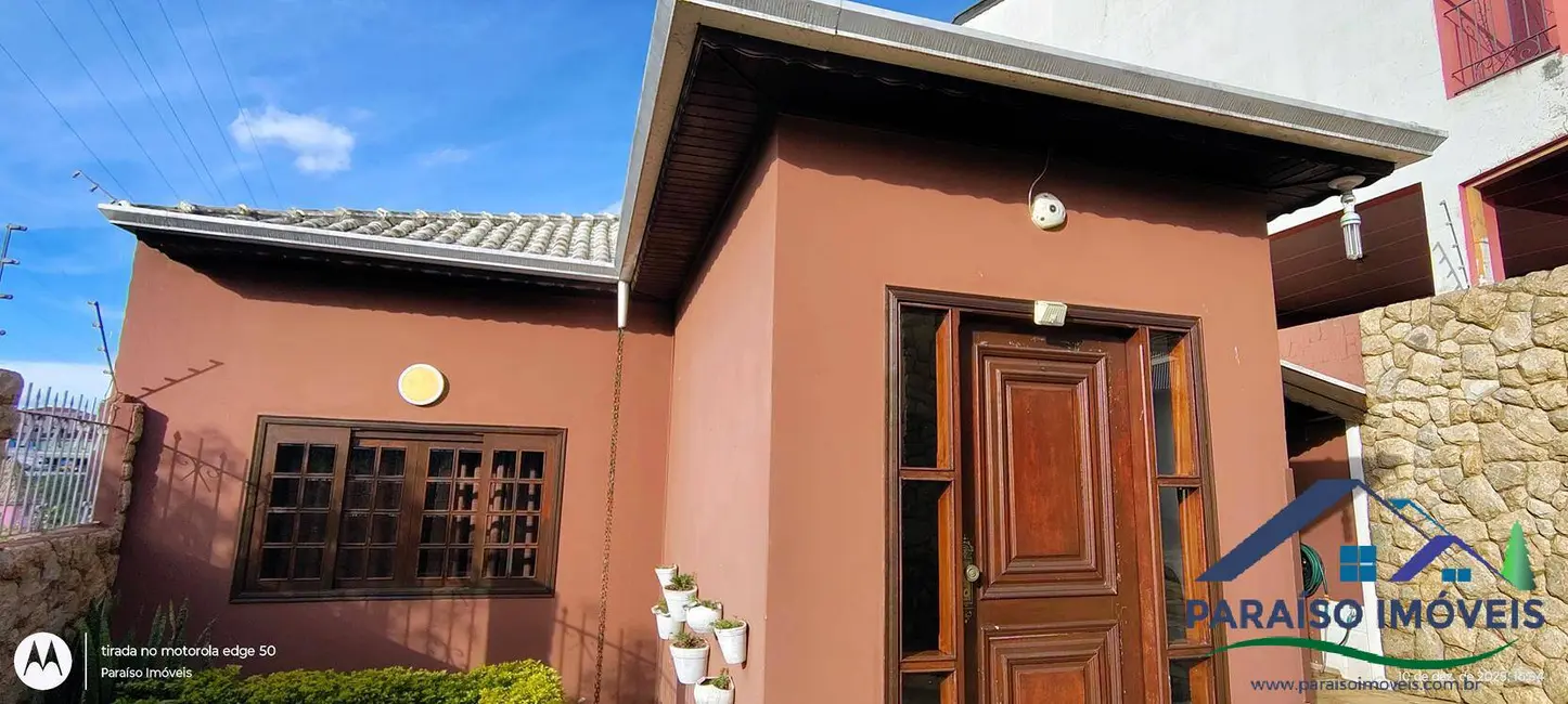 Foto 2 de Casa com 3 quartos à venda, 180m2 em Centro, Paraisopolis - MG